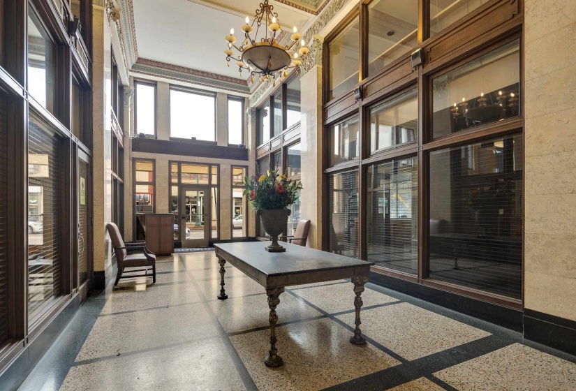 66 MONROE #1004 AVE, Memphis, Tennessee 38103, 2 Bedrooms Bedrooms, 6 Rooms Rooms,2 BathroomsBathrooms,Residential,For Sale,MONROE #1004,10219148