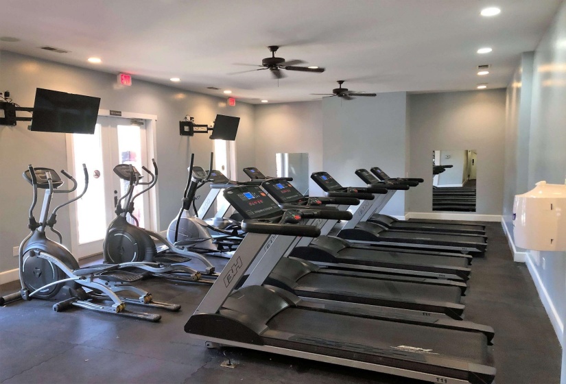 1101 TREE TOP WAY, Knoxville, Tennessee 37920, 3 Bedrooms Bedrooms, 5 Rooms Rooms,3 BathroomsBathrooms,Residential,For Sale,TREE TOP,10211700
