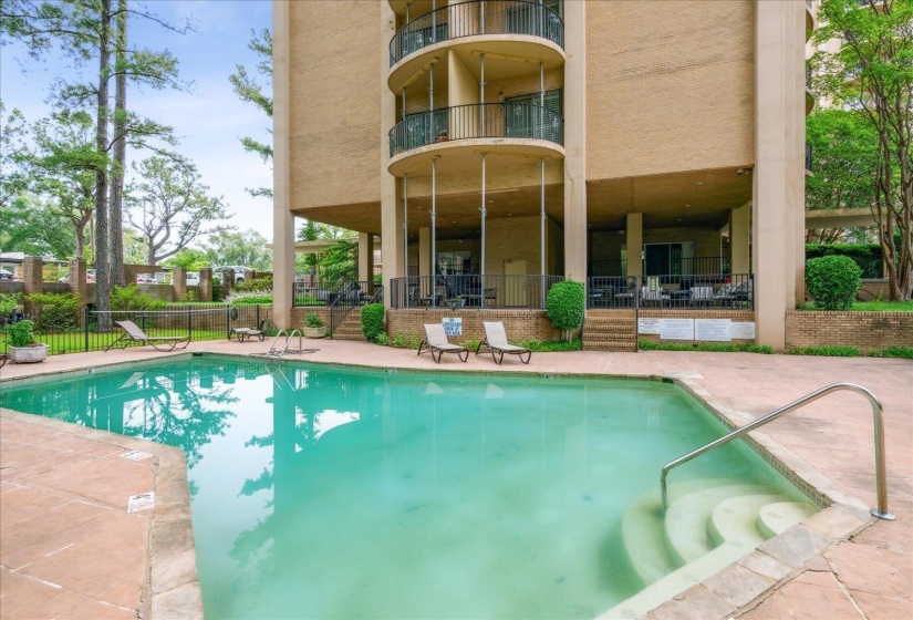 475 HIGHLAND ST, Memphis, Tennessee 38122, 2 Bedrooms Bedrooms, 4 Rooms Rooms,2 BathroomsBathrooms,Residential,For Sale,HIGHLAND,10219186
