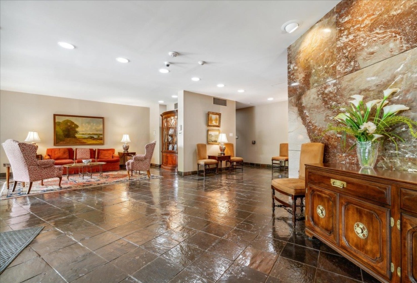 475 HIGHLAND ST, Memphis, Tennessee 38122, 2 Bedrooms Bedrooms, 4 Rooms Rooms,2 BathroomsBathrooms,Residential,For Sale,HIGHLAND,10219186