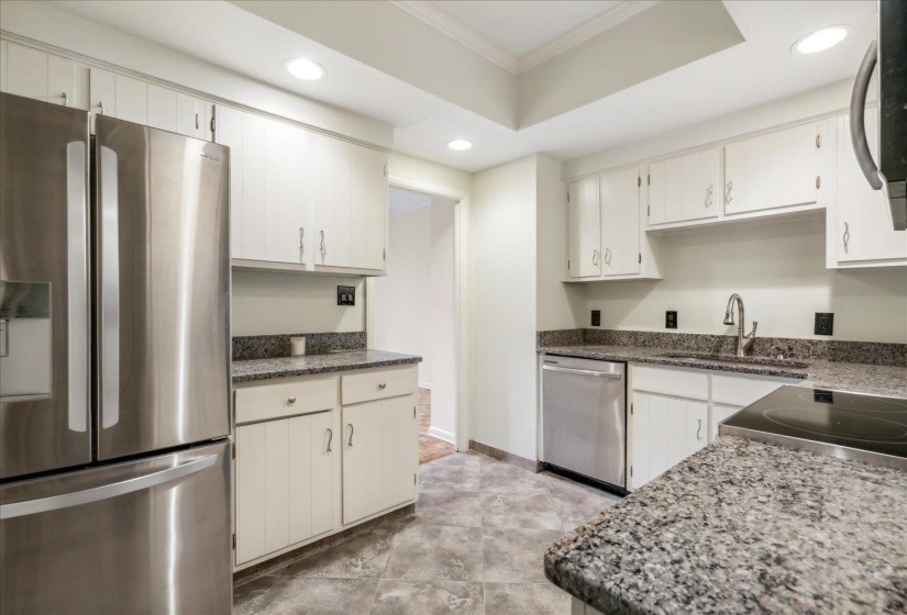 475 HIGHLAND ST, Memphis, Tennessee 38122, 2 Bedrooms Bedrooms, 4 Rooms Rooms,2 BathroomsBathrooms,Residential,For Sale,HIGHLAND,10219186