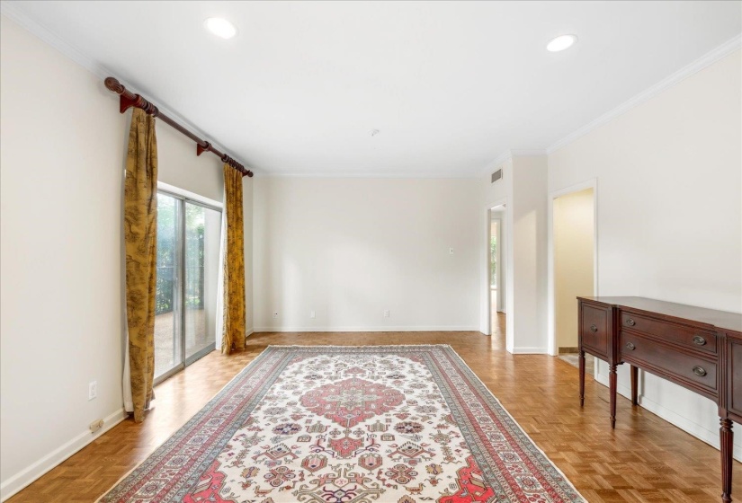 475 HIGHLAND ST, Memphis, Tennessee 38122, 2 Bedrooms Bedrooms, 4 Rooms Rooms,2 BathroomsBathrooms,Residential,For Sale,HIGHLAND,10219186