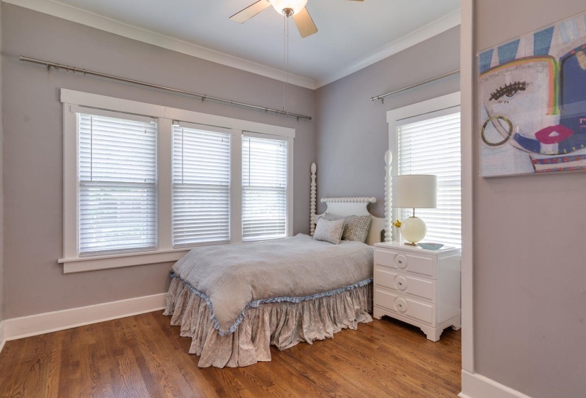 1932 CARR AVE, Memphis, Tennessee 38104, 3 Bedrooms Bedrooms, 6 Rooms Rooms,1 BathroomBathrooms,Residential,For Sale,CARR,10219187