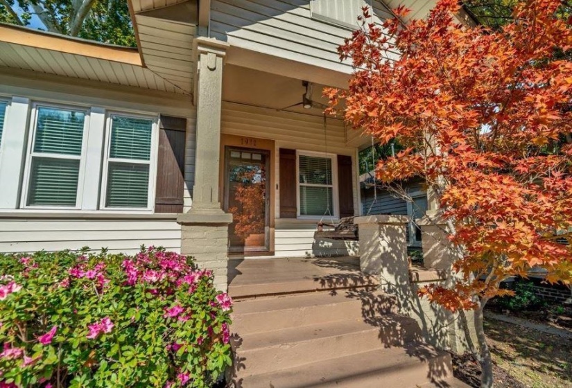 1932 CARR AVE, Memphis, Tennessee 38104, 3 Bedrooms Bedrooms, 6 Rooms Rooms,1 BathroomBathrooms,Residential,For Sale,CARR,10219187