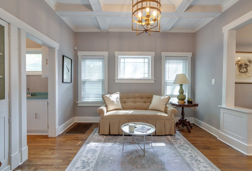 1932 CARR AVE, Memphis, Tennessee 38104, 3 Bedrooms Bedrooms, 6 Rooms Rooms,1 BathroomBathrooms,Residential,For Sale,CARR,10219187