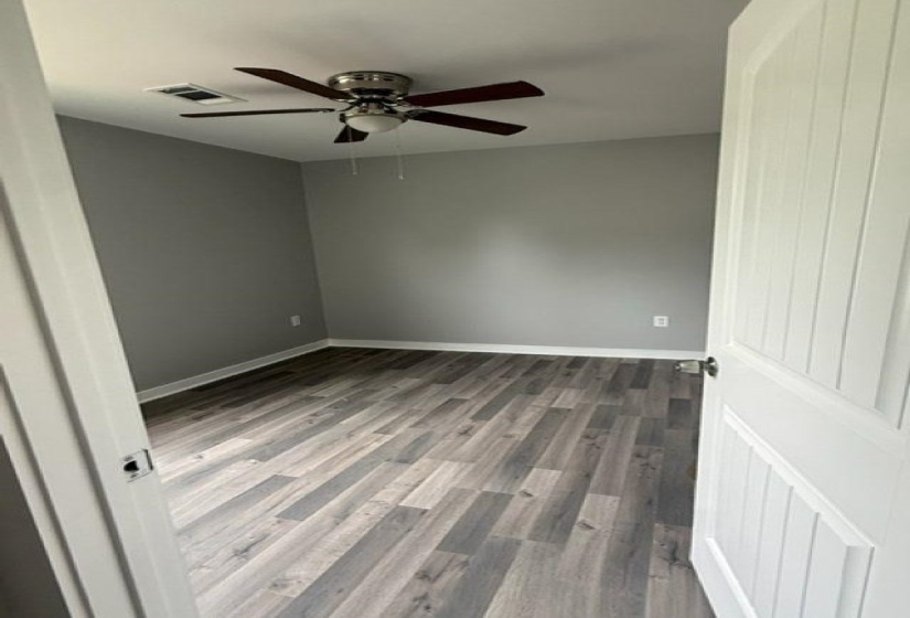 382 CARBON DR, Memphis, Tennessee 38109, 4 Bedrooms Bedrooms, 7 Rooms Rooms,2 BathroomsBathrooms,Residential,For Sale,CARBON,10219193