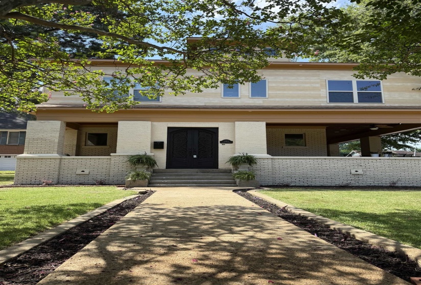 1465 PARKWAY ST, Memphis, Tennessee 38112, 4 Bedroom Bedrooms, 12 Room Rooms,4.1 BathroomBathrooms,Residential,For Sale,PARKWAY,0,10219209