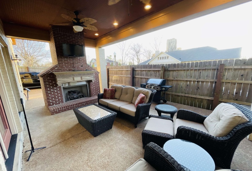 1465 PARKWAY ST, Memphis, Tennessee 38112, 4 Bedroom Bedrooms, 12 Room Rooms,4.1 BathroomBathrooms,Residential,For Sale,PARKWAY,0,10219209