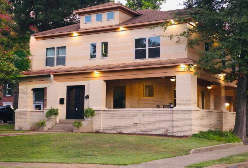 1465 PARKWAY ST, Memphis, Tennessee 38112, 4 Bedroom Bedrooms, 12 Room Rooms,4.1 BathroomBathrooms,Residential,For Sale,PARKWAY,0,10219209