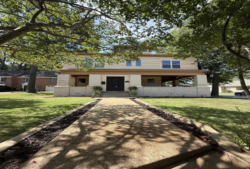 1465 PARKWAY ST, Memphis, Tennessee 38112, 4 Bedroom Bedrooms, 12 Room Rooms,4.1 BathroomBathrooms,Residential,For Sale,PARKWAY,0,10219209