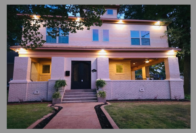 1465 PARKWAY ST, Memphis, Tennessee 38112, 4 Bedroom Bedrooms, 12 Room Rooms,4.1 BathroomBathrooms,Residential,For Sale,PARKWAY,0,10219209