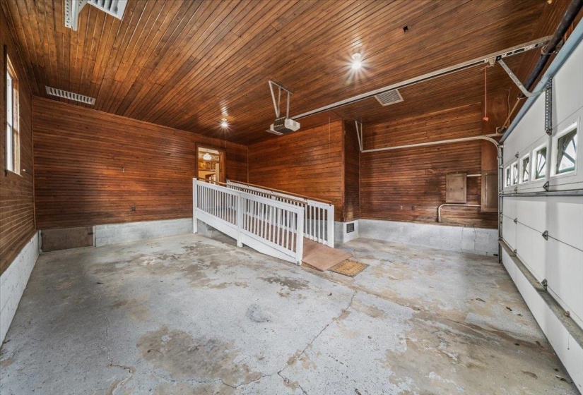 102 LINDEN ST, Grand Junction, Tennessee 38039, 4 Bedrooms Bedrooms, 10 Rooms Rooms,3 BathroomsBathrooms,Residential,For Sale,LINDEN,10206645