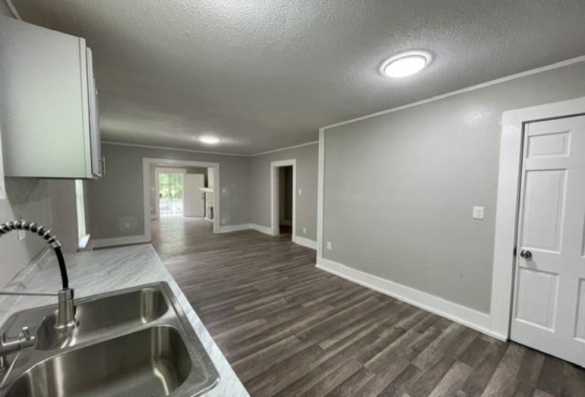 318 SIMPSON AVE, Memphis, Tennessee 38106, 2 Bedroom Bedrooms, 5 Room Rooms,1 BathroomBathrooms,Residential,For Sale,SIMPSON,0,10219254