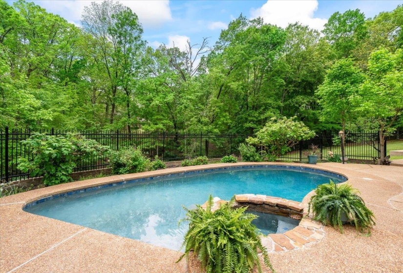 9157 GILLIE CV, Bartlett, Tennessee 38133, 5 Bedroom Bedrooms, 10 Room Rooms,4.2 BathroomBathrooms,Residential,For Sale,GILLIE,0,10219261