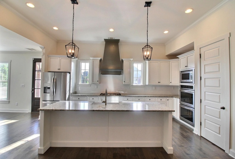 867 CYPRESS POND DR, Collierville, Tennessee 38017, 5 Bedroom Bedrooms, 10 Room Rooms,3 BathroomBathrooms,Residential,For Sale,CYPRESS POND,0,10219263