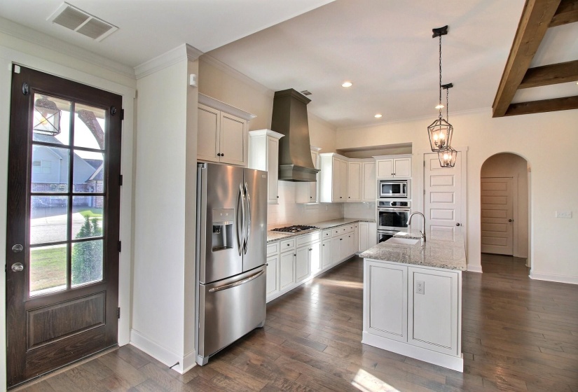867 CYPRESS POND DR, Collierville, Tennessee 38017, 5 Bedroom Bedrooms, 10 Room Rooms,3 BathroomBathrooms,Residential,For Sale,CYPRESS POND,0,10219263