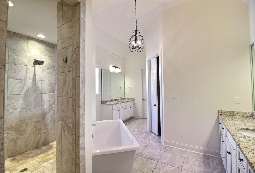 867 CYPRESS POND DR, Collierville, Tennessee 38017, 5 Bedroom Bedrooms, 10 Room Rooms,3 BathroomBathrooms,Residential,For Sale,CYPRESS POND,0,10219263