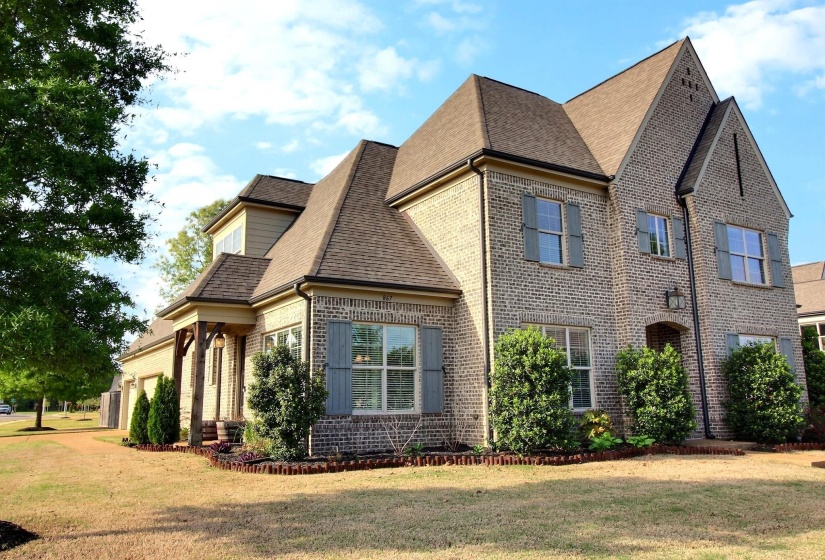 867 CYPRESS POND DR, Collierville, Tennessee 38017, 5 Bedroom Bedrooms, 10 Room Rooms,3 BathroomBathrooms,Residential,For Sale,CYPRESS POND,0,10219263