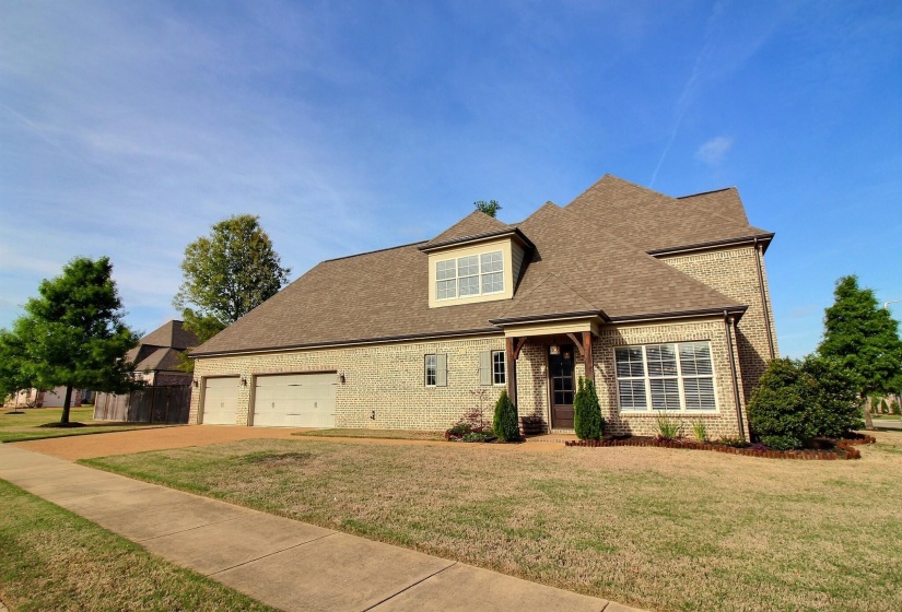 867 CYPRESS POND DR, Collierville, Tennessee 38017, 5 Bedroom Bedrooms, 10 Room Rooms,3 BathroomBathrooms,Residential,For Sale,CYPRESS POND,0,10219263