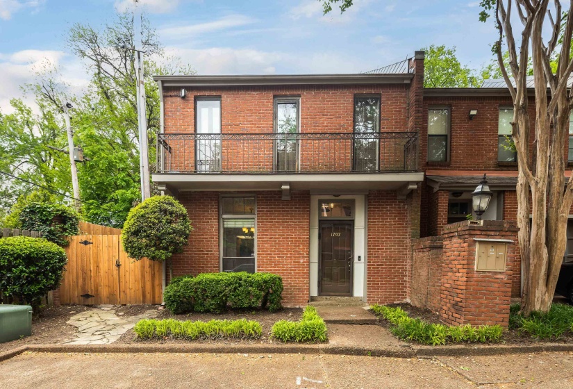 1707 BELVEDERE CT, Memphis, Tennessee 38104, 2 Bedroom Bedrooms, 5 Room Rooms,2.1 BathroomBathrooms,Residential,For Sale,BELVEDERE,0,10219264