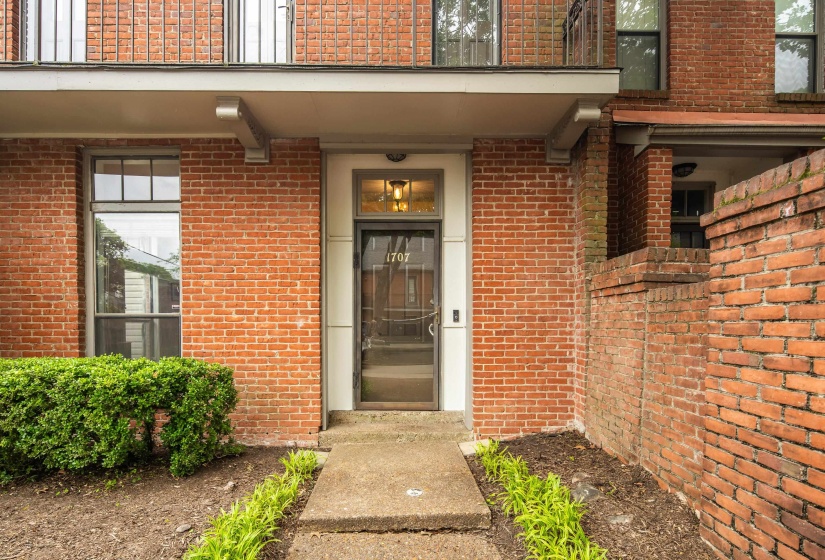 1707 BELVEDERE CT, Memphis, Tennessee 38104, 2 Bedroom Bedrooms, 5 Room Rooms,2.1 BathroomBathrooms,Residential,For Sale,BELVEDERE,0,10219264