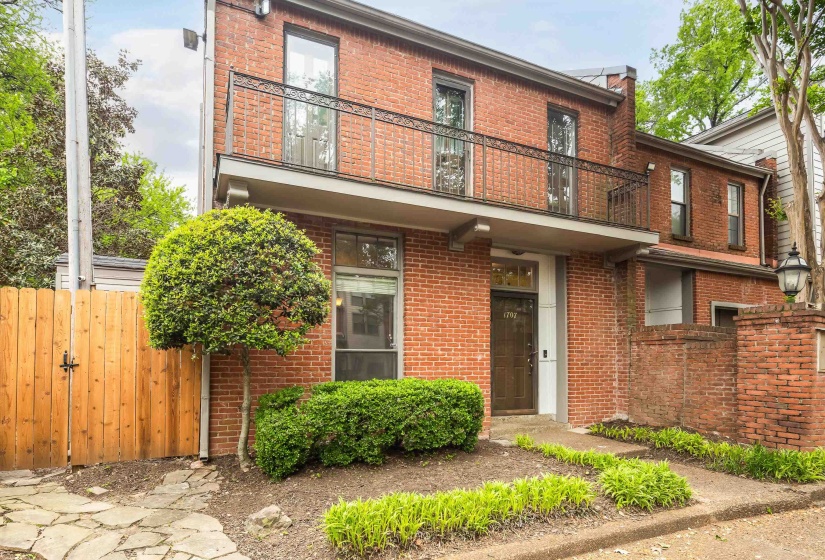 1707 BELVEDERE CT, Memphis, Tennessee 38104, 2 Bedroom Bedrooms, 5 Room Rooms,2.1 BathroomBathrooms,Residential,For Sale,BELVEDERE,0,10219264
