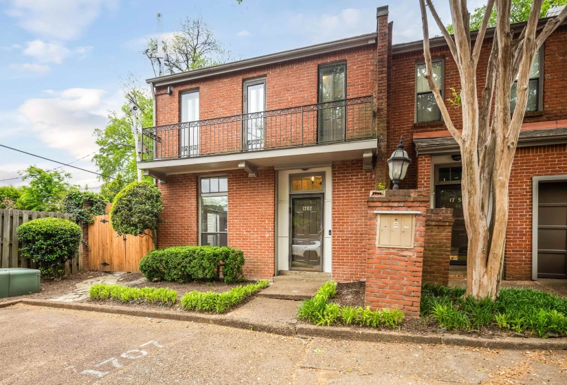 1707 BELVEDERE CT, Memphis, Tennessee 38104, 2 Bedroom Bedrooms, 5 Room Rooms,2.1 BathroomBathrooms,Residential,For Sale,BELVEDERE,0,10219264