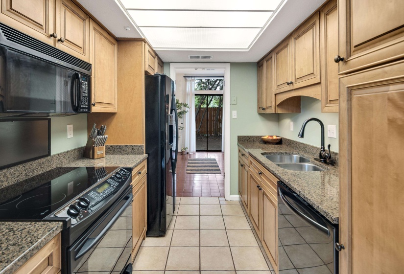 1707 BELVEDERE CT, Memphis, Tennessee 38104, 2 Bedroom Bedrooms, 5 Room Rooms,2.1 BathroomBathrooms,Residential,For Sale,BELVEDERE,0,10219264