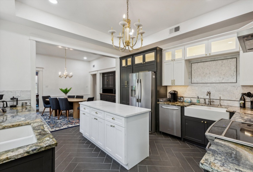 309 MCLEAN AVE, Memphis, Tennessee 38112, 10 Bedroom Bedrooms, 15 Room Rooms,7.1 BathroomBathrooms,Residential,For Sale,MCLEAN,0,10219278