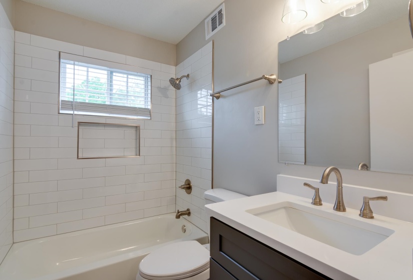 4054 STILLWOOD DR, Memphis, Tennessee 38128, 3 Bedroom Bedrooms, 6 Room Rooms,2 BathroomBathrooms,Residential,For Sale,STILLWOOD,0,10219290