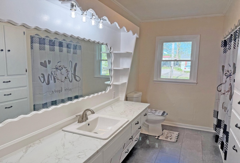 20 DANIEL ST, Savannah, Tennessee 38372, 3 Bedrooms Bedrooms, 6 Rooms Rooms,1 BathroomBathrooms,Residential,For Sale,DANIEL,10219295