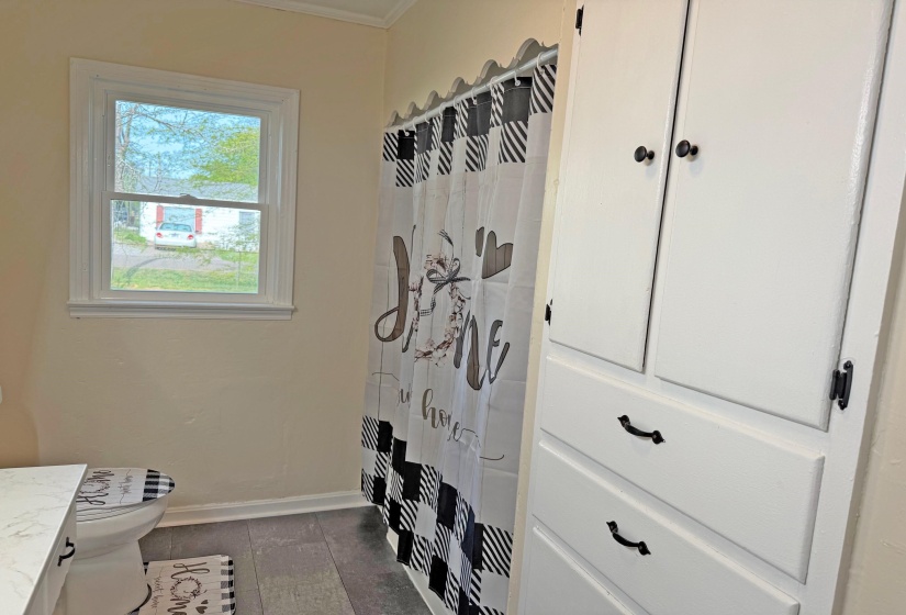 20 DANIEL ST, Savannah, Tennessee 38372, 3 Bedrooms Bedrooms, 6 Rooms Rooms,1 BathroomBathrooms,Residential,For Sale,DANIEL,10219295