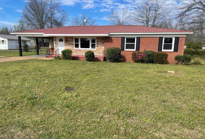 20 DANIEL ST, Savannah, Tennessee 38372, 3 Bedrooms Bedrooms, 6 Rooms Rooms,1 BathroomBathrooms,Residential,For Sale,DANIEL,10219295