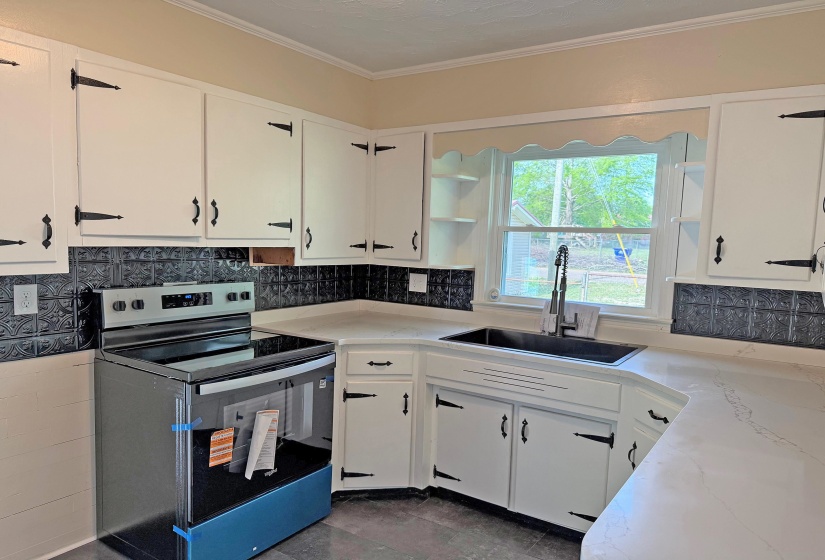 20 DANIEL ST, Savannah, Tennessee 38372, 3 Bedrooms Bedrooms, 6 Rooms Rooms,1 BathroomBathrooms,Residential,For Sale,DANIEL,10219295
