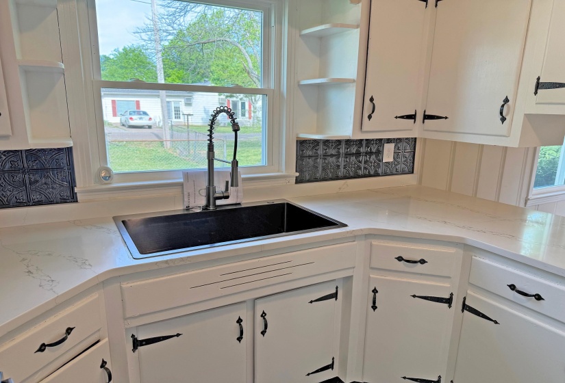 20 DANIEL ST, Savannah, Tennessee 38372, 3 Bedrooms Bedrooms, 6 Rooms Rooms,1 BathroomBathrooms,Residential,For Sale,DANIEL,10219295