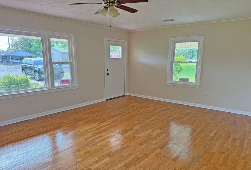 20 DANIEL ST, Savannah, Tennessee 38372, 3 Bedrooms Bedrooms, 6 Rooms Rooms,1 BathroomBathrooms,Residential,For Sale,DANIEL,10219295