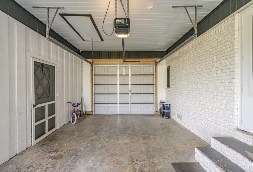 280 BOWEN DR, Savannah, Tennessee 38372, 4 Bedrooms Bedrooms, 11 Rooms Rooms,2.1 BathroomsBathrooms,Residential,For Sale,BOWEN,10219309