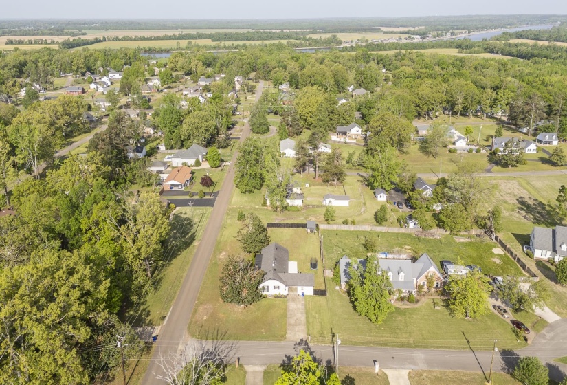 280 BOWEN DR, Savannah, Tennessee 38372, 4 Bedrooms Bedrooms, 11 Rooms Rooms,2.1 BathroomsBathrooms,Residential,For Sale,BOWEN,10219309