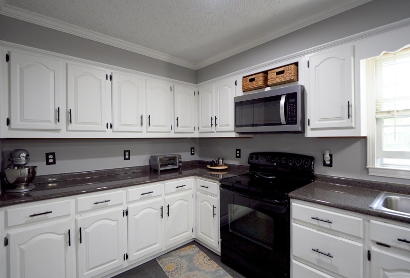 280 BOWEN DR, Savannah, Tennessee 38372, 4 Bedrooms Bedrooms, 11 Rooms Rooms,2.1 BathroomsBathrooms,Residential,For Sale,BOWEN,10219309