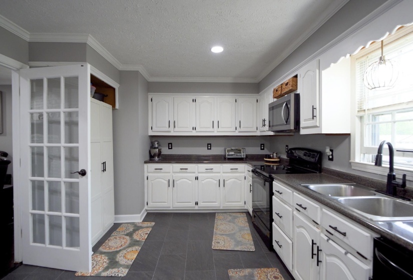 280 BOWEN DR, Savannah, Tennessee 38372, 4 Bedrooms Bedrooms, 11 Rooms Rooms,2.1 BathroomsBathrooms,Residential,For Sale,BOWEN,10219309
