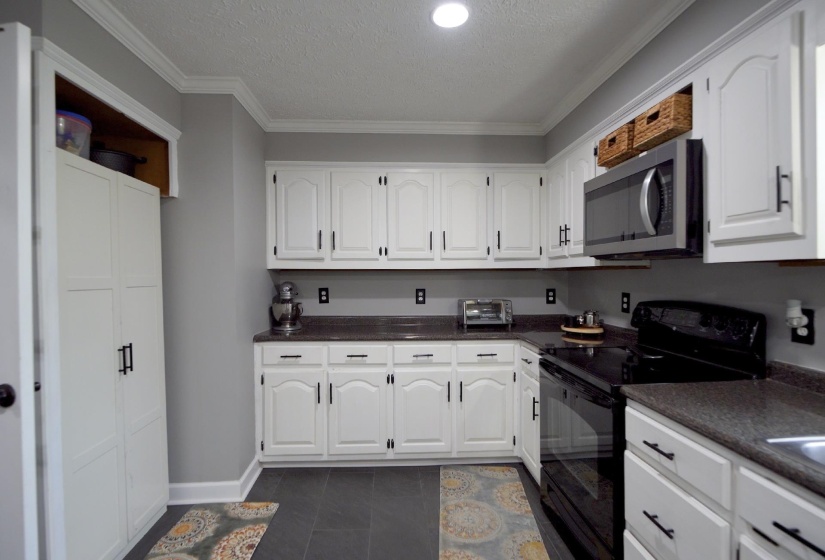 280 BOWEN DR, Savannah, Tennessee 38372, 4 Bedrooms Bedrooms, 11 Rooms Rooms,2.1 BathroomsBathrooms,Residential,For Sale,BOWEN,10219309
