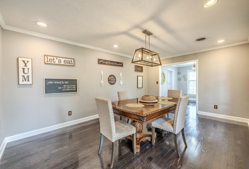 280 BOWEN DR, Savannah, Tennessee 38372, 4 Bedrooms Bedrooms, 11 Rooms Rooms,2.1 BathroomsBathrooms,Residential,For Sale,BOWEN,10219309