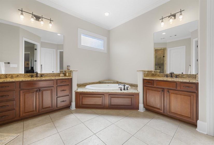 1620 TARTAN LN, Collierville, Tennessee 38017, 4 Bedrooms Bedrooms, 9 Rooms Rooms,4 BathroomsBathrooms,Residential,For Sale,TARTAN,10218905