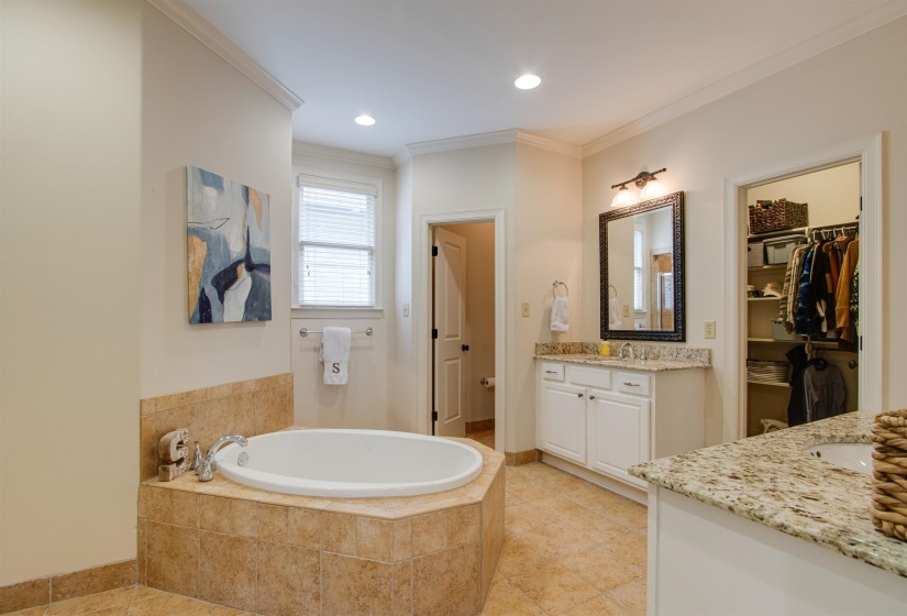 3564 WALNUT GROVE RD, Memphis, Tennessee 38111, 3 Bedroom Bedrooms, 8 Room Rooms,2.1 BathroomBathrooms,Residential,For Sale,WALNUT GROVE,0,10219313