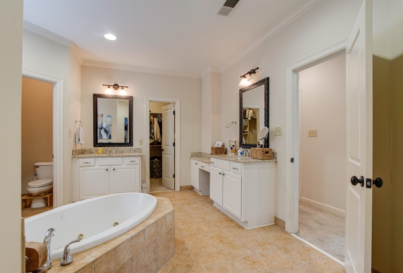 3564 WALNUT GROVE RD, Memphis, Tennessee 38111, 3 Bedroom Bedrooms, 8 Room Rooms,2.1 BathroomBathrooms,Residential,For Sale,WALNUT GROVE,0,10219313