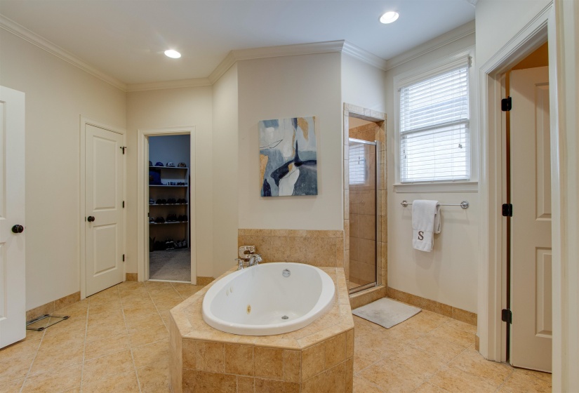 3564 WALNUT GROVE RD, Memphis, Tennessee 38111, 3 Bedroom Bedrooms, 8 Room Rooms,2.1 BathroomBathrooms,Residential,For Sale,WALNUT GROVE,0,10219313
