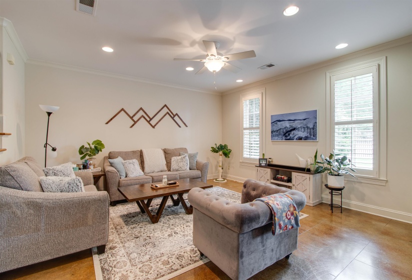3564 WALNUT GROVE RD, Memphis, Tennessee 38111, 3 Bedroom Bedrooms, 8 Room Rooms,2.1 BathroomBathrooms,Residential,For Sale,WALNUT GROVE,0,10219313