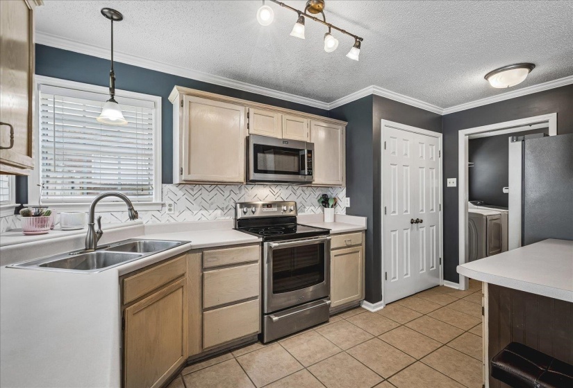 6435 GILLIA CIR, Bartlett, Tennessee 38135, 4 Bedroom Bedrooms, 7 Room Rooms,2 BathroomBathrooms,Residential,For Sale,GILLIA,0,10219316