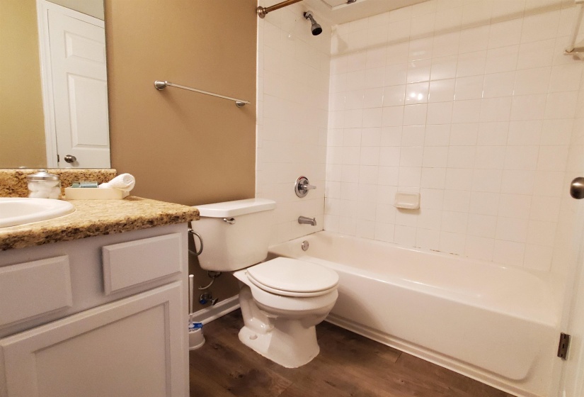 6767 MEADOW OAK PL, Memphis, Tennessee 38120, 2 Bedroom Bedrooms, 5 Room Rooms,2 BathroomBathrooms,Residential,For Sale,MEADOW OAK,0,10219352