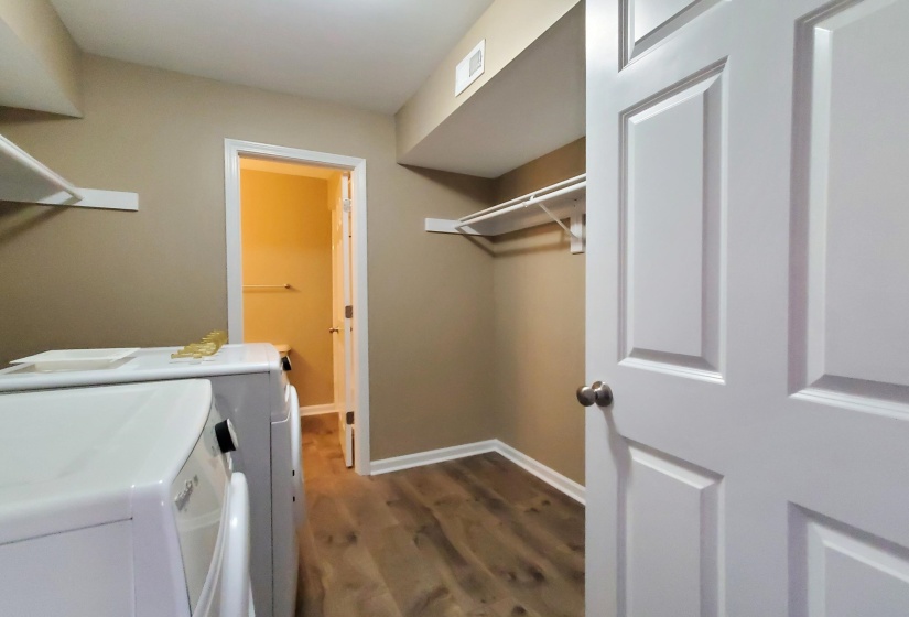 6767 MEADOW OAK PL, Memphis, Tennessee 38120, 2 Bedroom Bedrooms, 5 Room Rooms,2 BathroomBathrooms,Residential,For Sale,MEADOW OAK,0,10219352